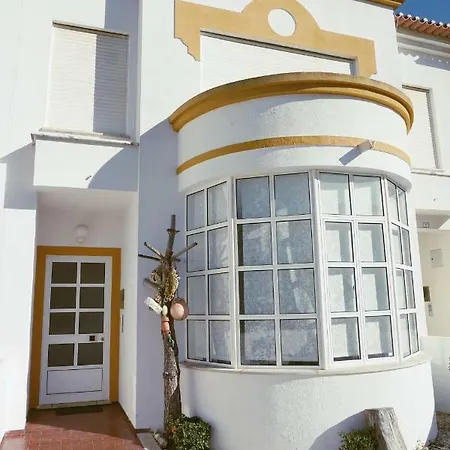 The Hangfive House Holiday home *